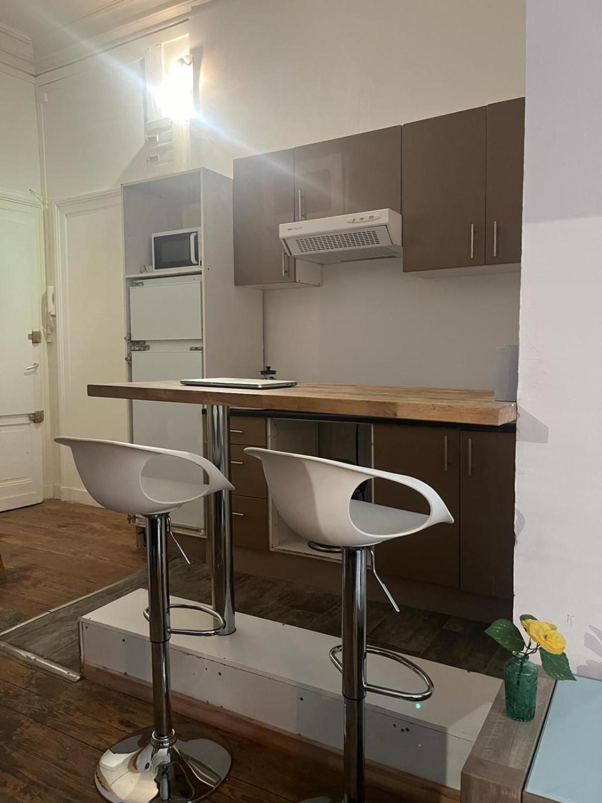 Bel Appartement Avec Mezzanine En Plein Centre De ボルドー エクステリア 写真